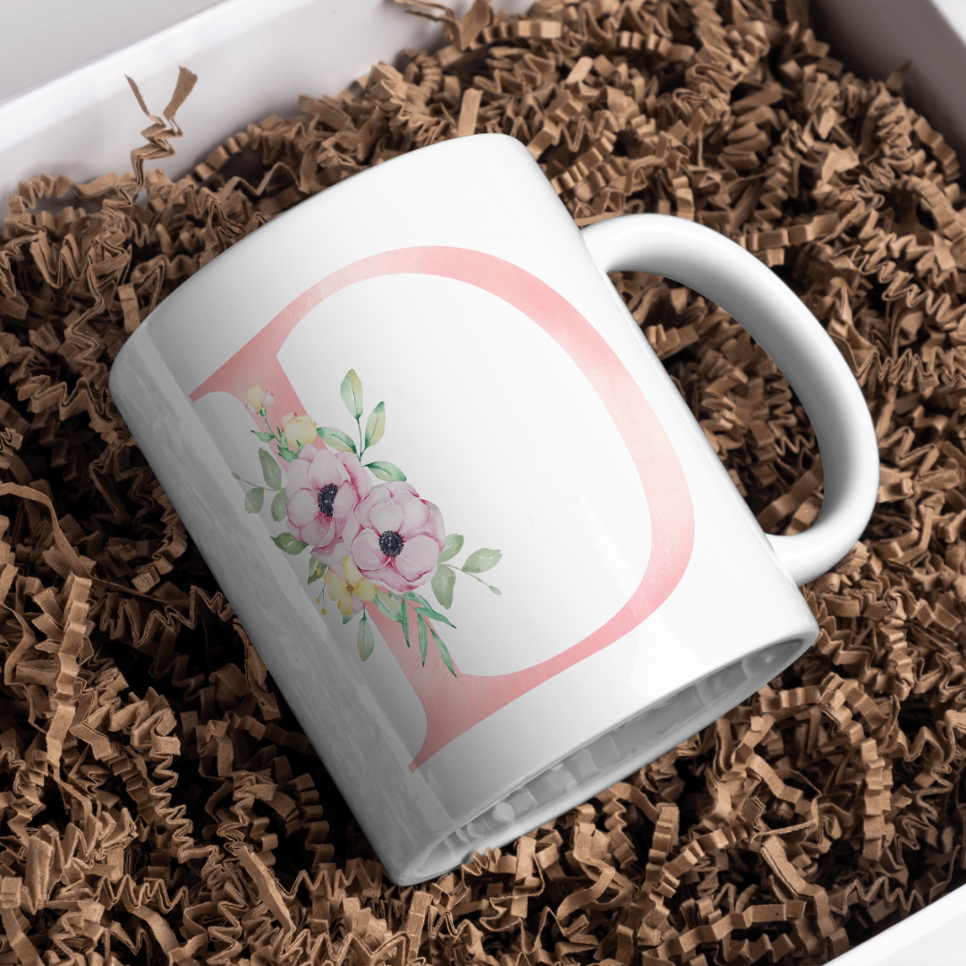 Taza Inicial Rosa con Flores – Un detalle bonito y personal