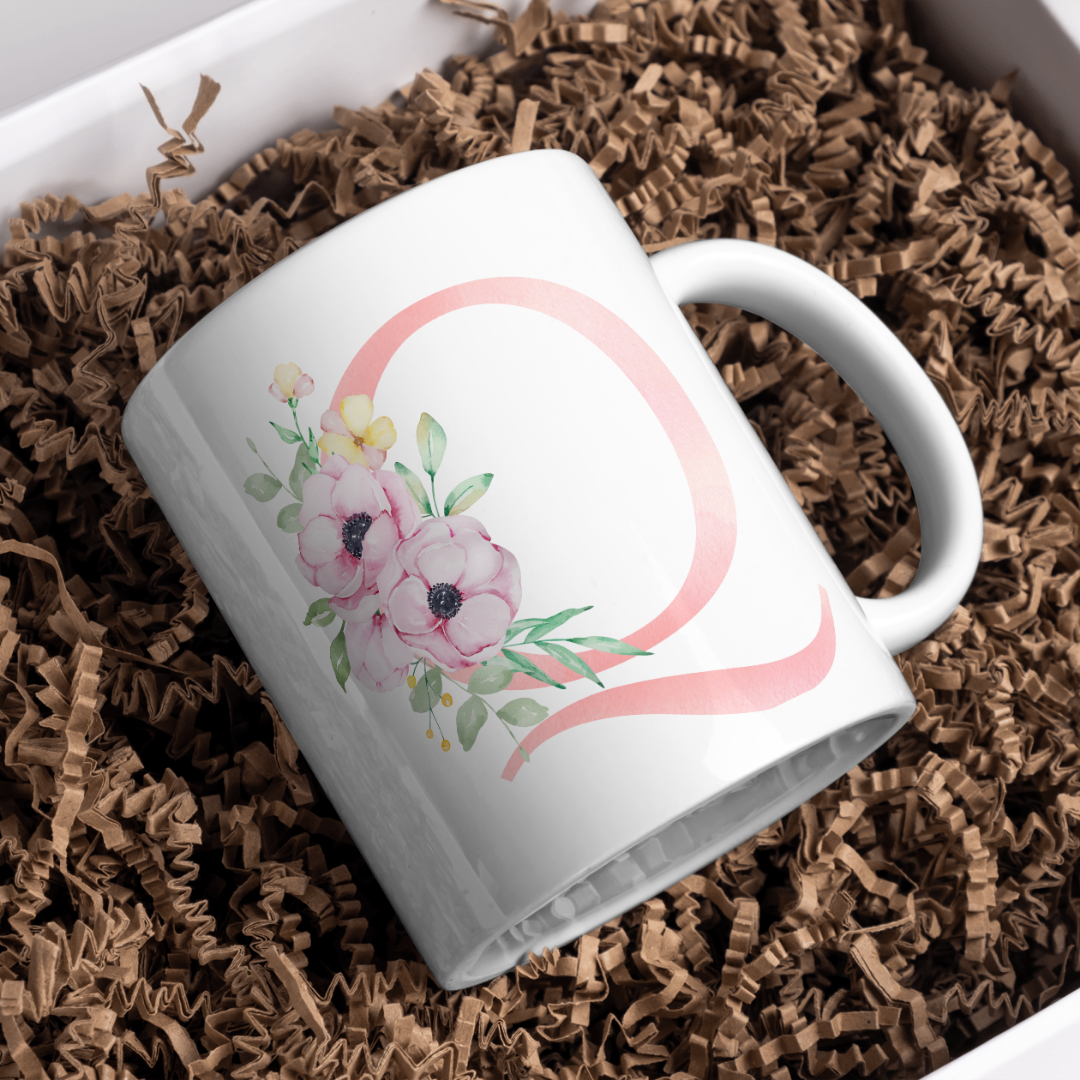 Taza Inicial Rosa con Flores – Un detalle bonito y personal
