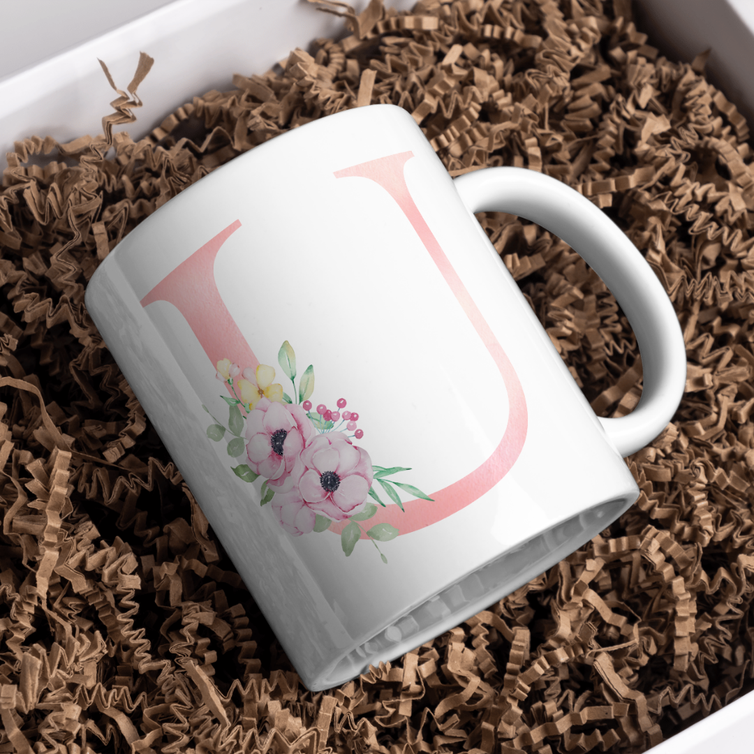 Taza Inicial Rosa con Flores – Un detalle bonito y personal