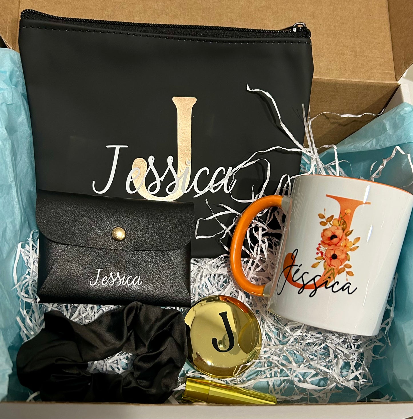 La Caja Negra Personalizada: Elegancia y Estilo para Ella