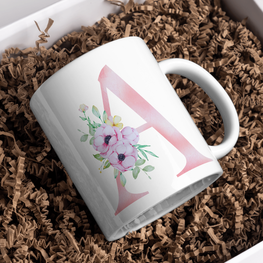 Taza Inicial Rosa con Flores – Un detalle bonito y personal
