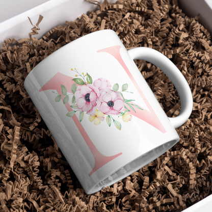 Taza Inicial Rosa con Flores – Un detalle bonito y personal